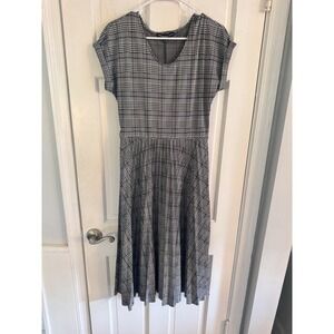 💙Elizabeth & Nicole Pleated Bottom Short Sleeve Midi Dress Size M (NO BELT)
